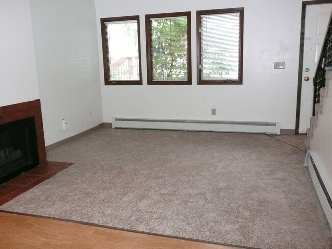 Building Photo - South Anchorage Great Two Story 2 bed apar...