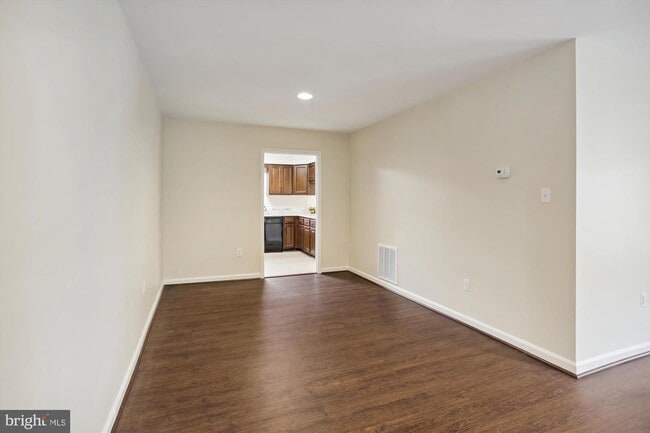 Building Photo - 7561 Heatherton Ln