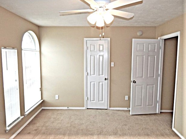 Building Photo - 22211 Hesse Ct