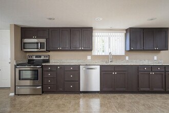 Building Photo - 5-Bedroom Tempe Home Near ASU with Garage & Covered Patio