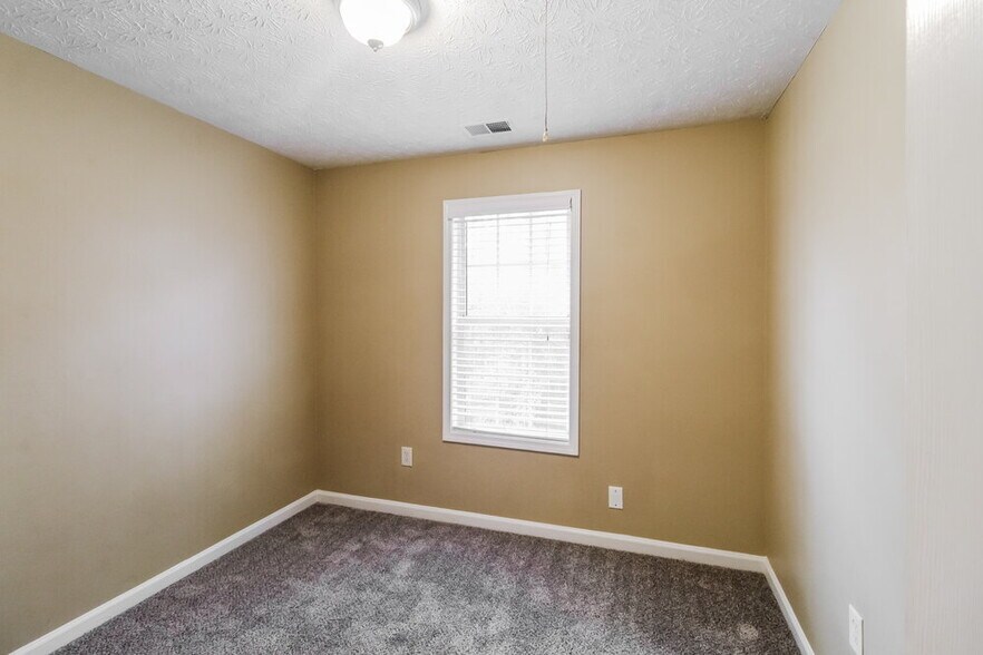 Building Photo - 746 Sinclair Way