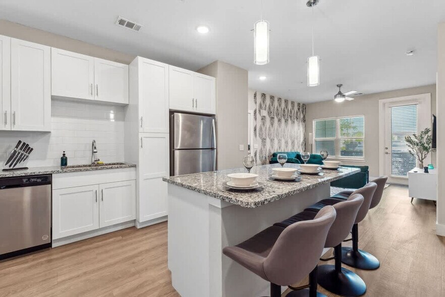 Building Photo - 12420 Rain Strm Ct