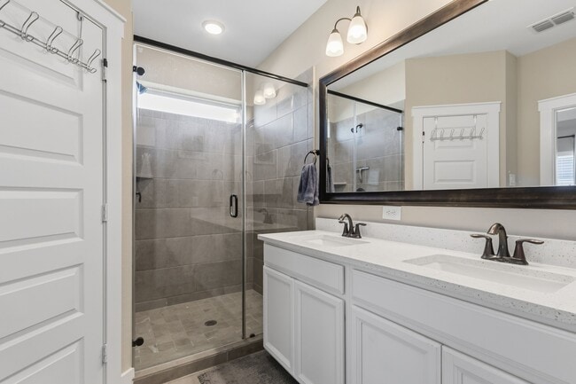 Building Photo - 18618 Admiration Dr