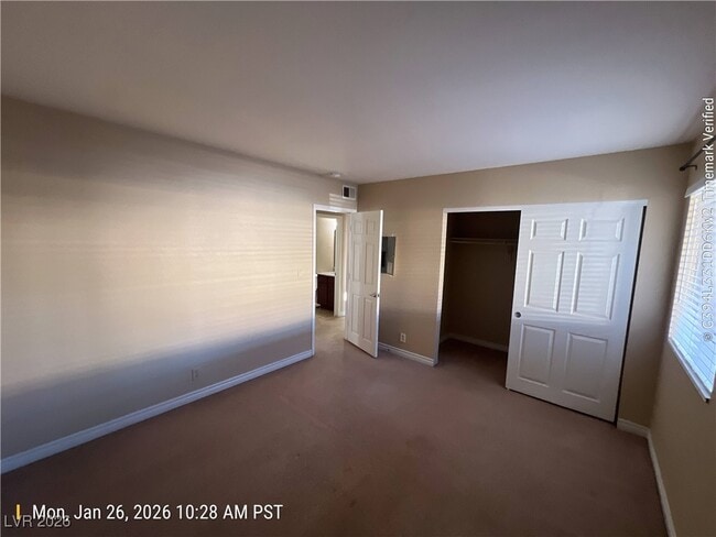 Building Photo - 5242 River Glen Dr