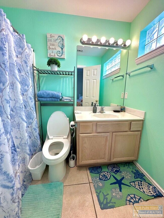 Building Photo - 111 E Polaris Dr