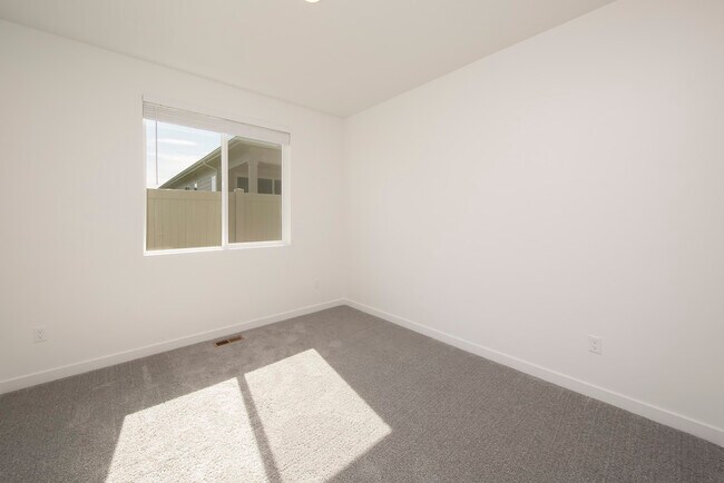 Building Photo - 11171 W Heliopsis Dr