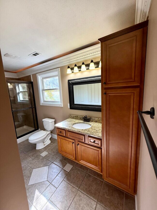 Building Photo - 51 Lee's Ford Dock Rd