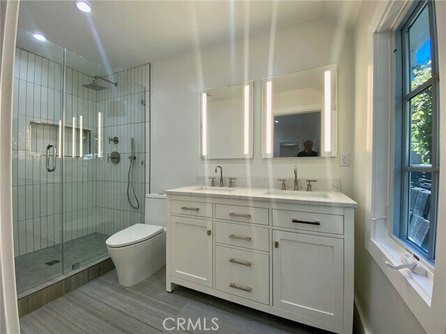 Building Photo - 3645 Vía Palomino