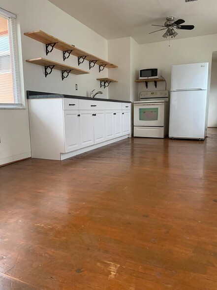 Kitchen - 2634 39th Ave N