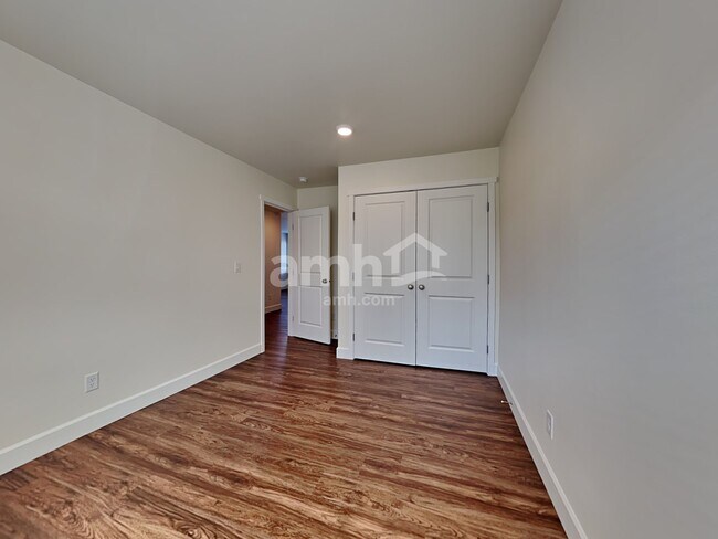 Building Photo - 19215 15th Ave Ct E