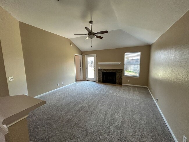 Building Photo - 1604 Harness Raceway