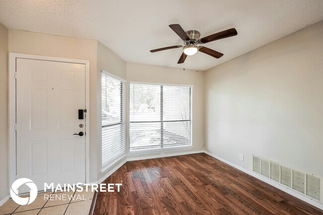 Building Photo - 7506 Ledgebrook Dr