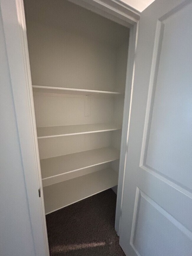 Building Photo - $500 MOVE IN SPECIAL OFF FIRST MONTHS RENT