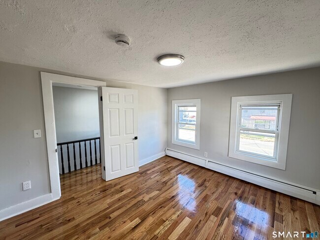 Building Photo - 137 Middletown Ave