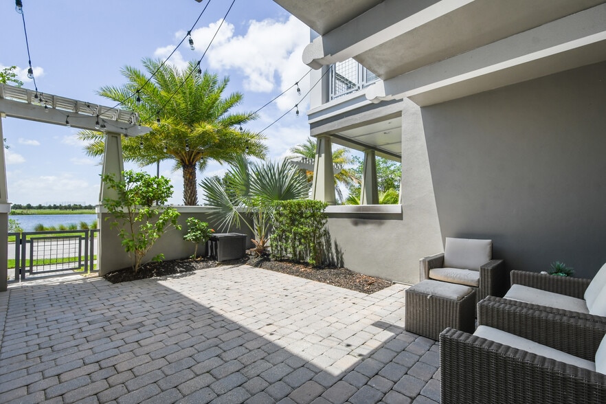 Building Photo - 13787 Benavente Ave