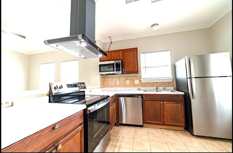 Kitchen - 1526 Lake Calais Ct