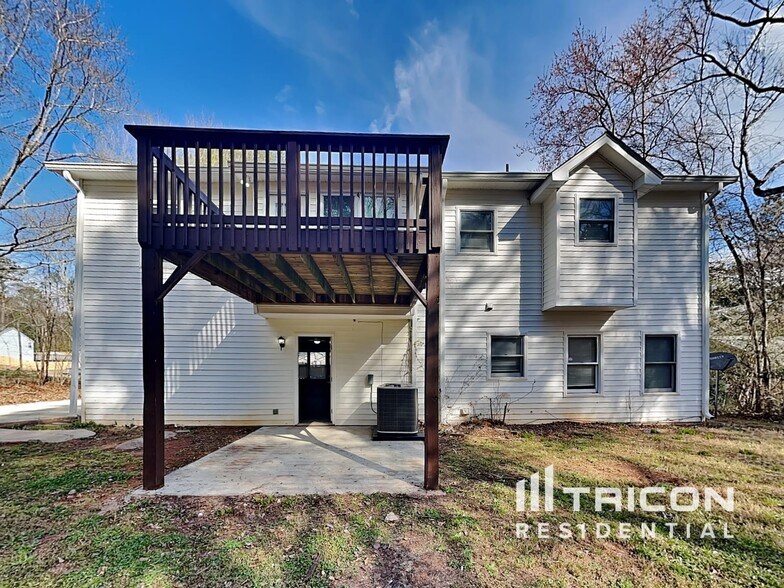 Building Photo - 1605 Windy Hill Pl SE