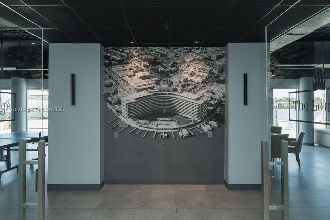 Building Photo - 900 Bay Dr