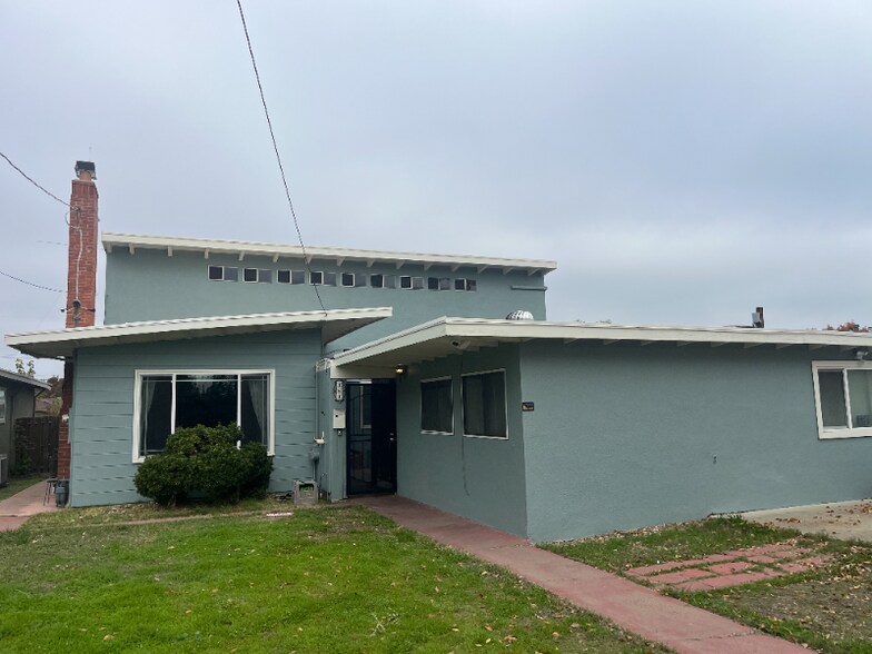 Primary Photo - 161 Sequoia Dr