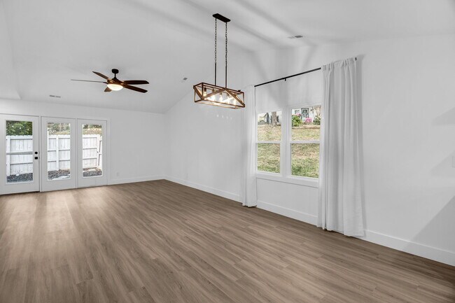 Building Photo - 1413 Grantland Pl