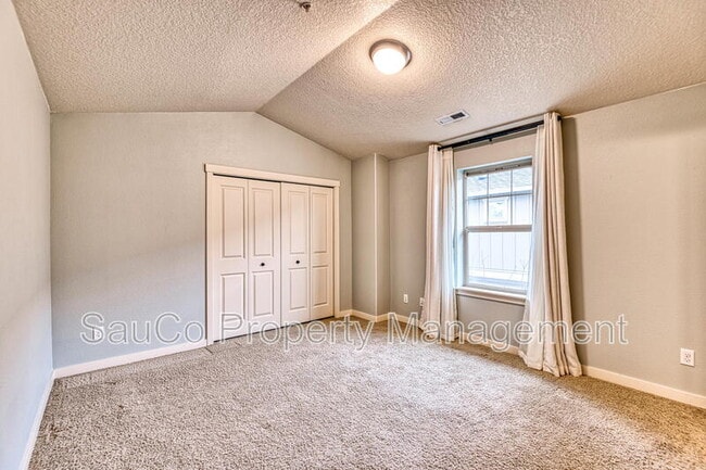 Building Photo - 8712 NE Delamere Way