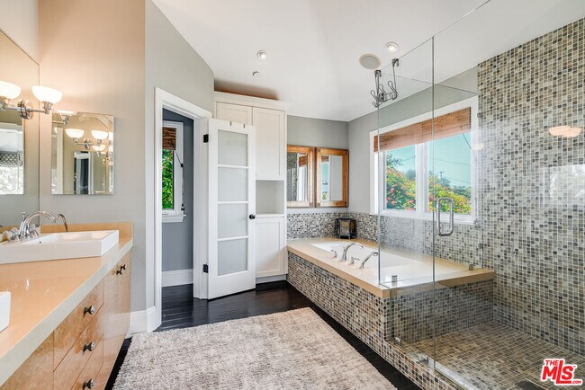 Building Photo - 2962 Valmere Dr