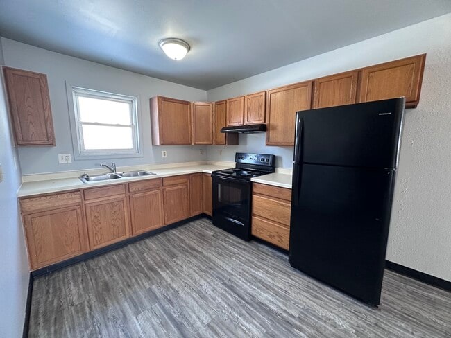 Building Photo - 301-3 Victor-