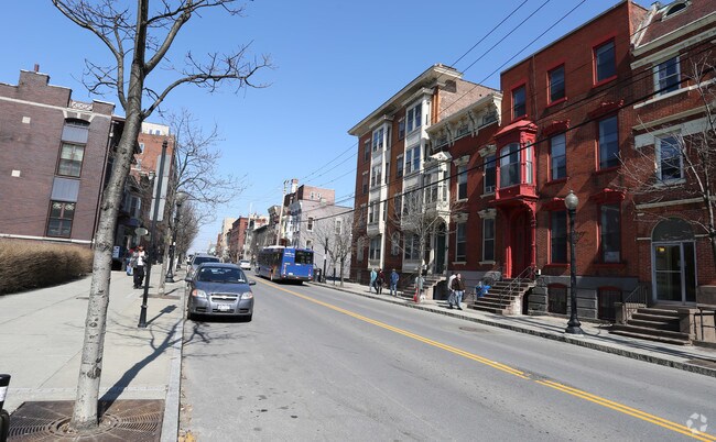 Building Photo - 232 Lark St