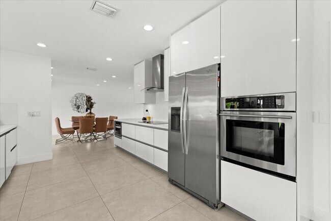 Building Photo - 1049 W Palmetto Park Rd