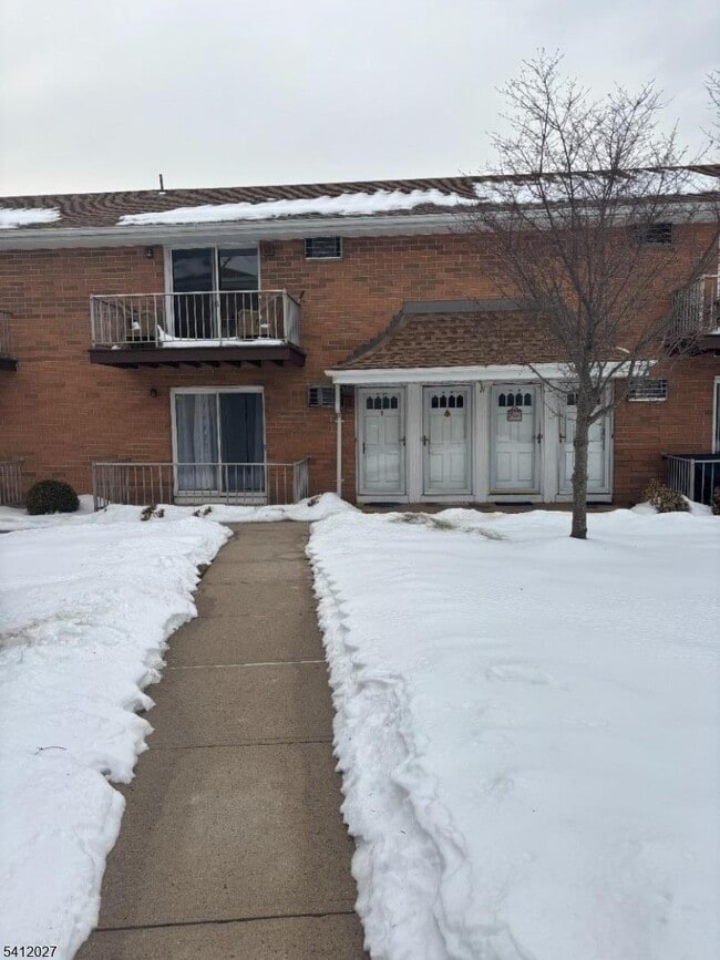 Building Photo - 15 Cottage St