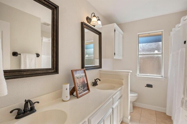 Building Photo - 3913 Caney Creek Rd