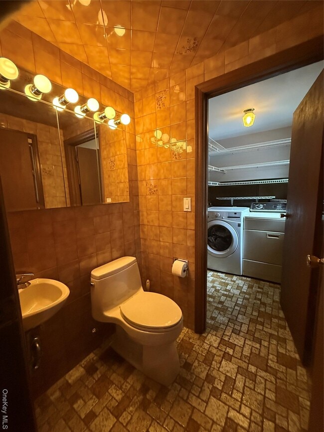 Building Photo - 1926 Midlane Rd