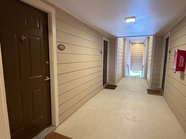 Building Photo - 80 Paddle boat Ln