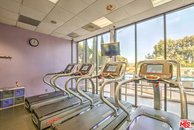 Building Photo - 2160 Century Park E