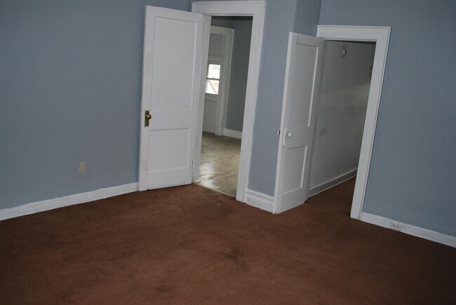 Building Photo - 56-58-58 Pine Grove Terrace