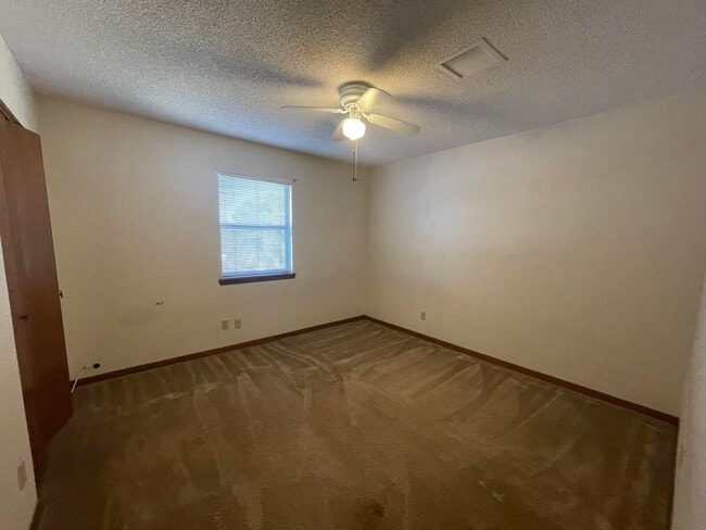 Building Photo - 6511 Amposta Dr