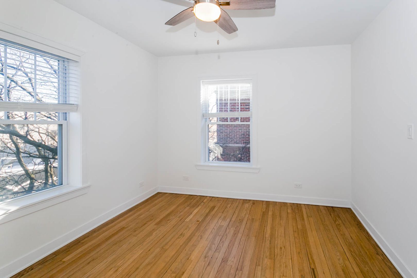 Building Photo - 5200 N Damen Ave