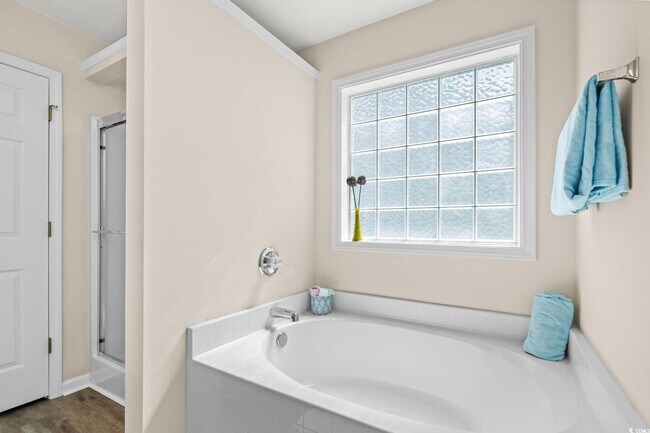 Building Photo - 280 Barclay Dr