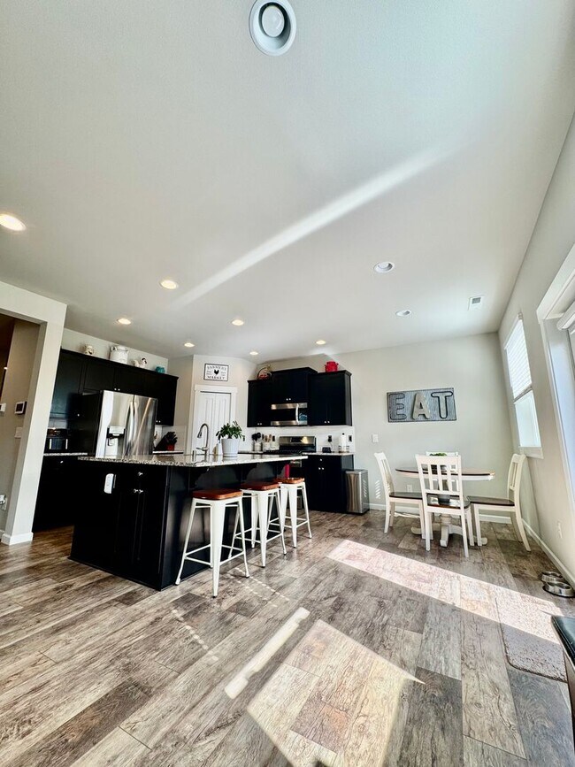 Building Photo - 4 Bedroom Home in Family friendly Cul-de-sac in Maple Valley