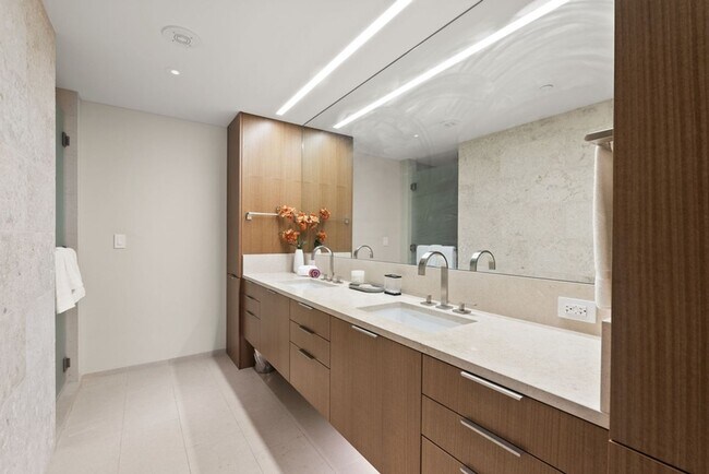 Building Photo - Park Lane Getaway by Gather: 2BR Oceanview...