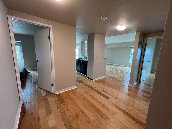 Building Photo - Beautiful Home In Arbor Place Tower