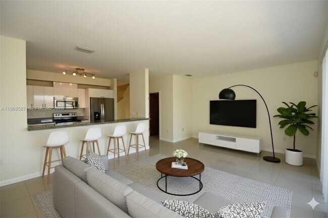 Building Photo - 2780 SW 33rd Ave