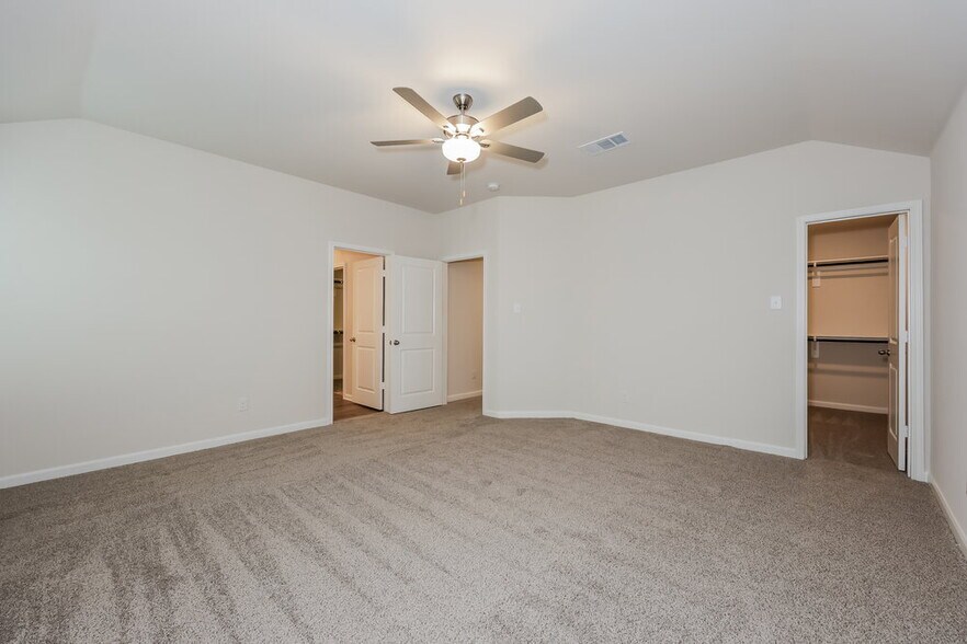 Building Photo - 1208 Kings Pl