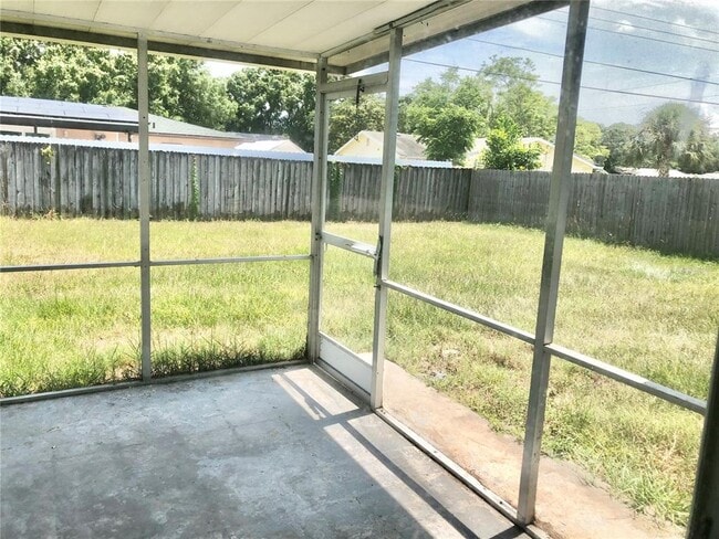 Building Photo - 804 67th Ave Terrace W