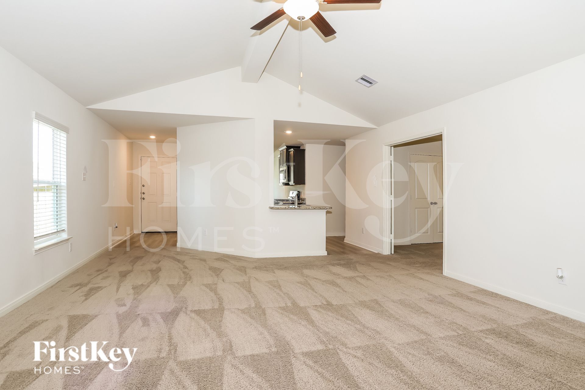 Building Photo - 26615 Ezemily Dr