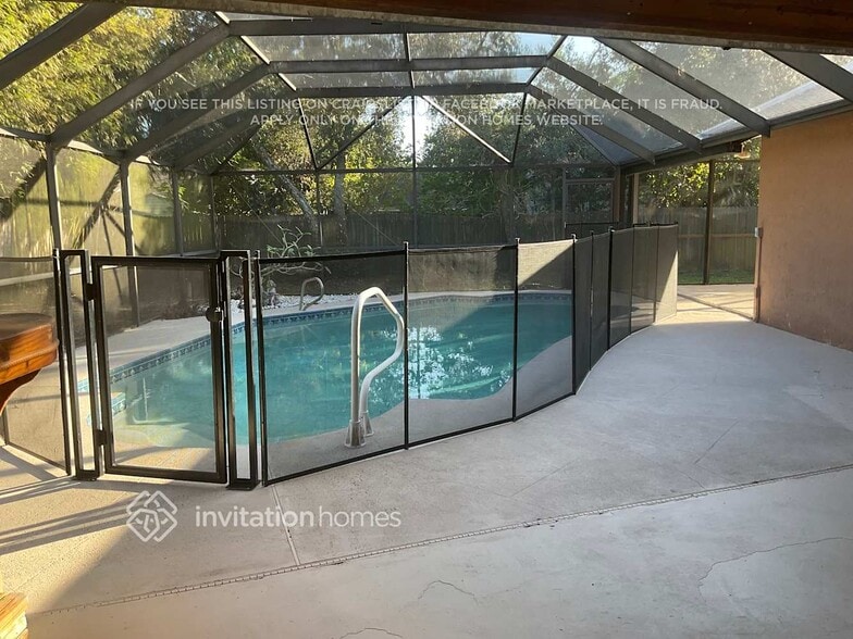 Building Photo - 4765 Miramar St