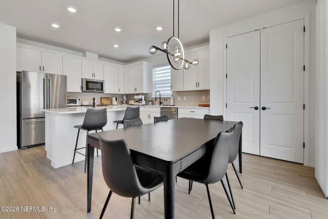 Building Photo - 72 Flintlock Ln