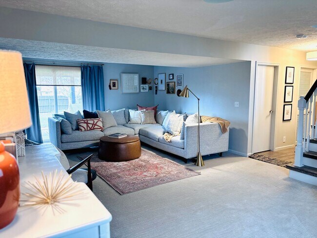 Building Photo - Home For Rent In Papillion