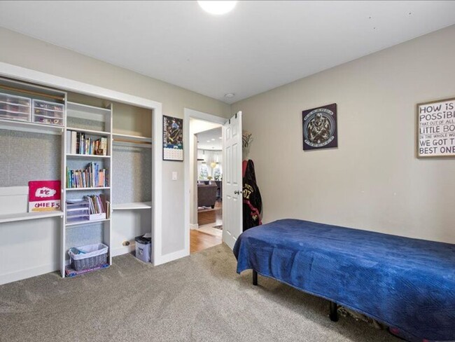 Building Photo - 263 Brookwood Loop