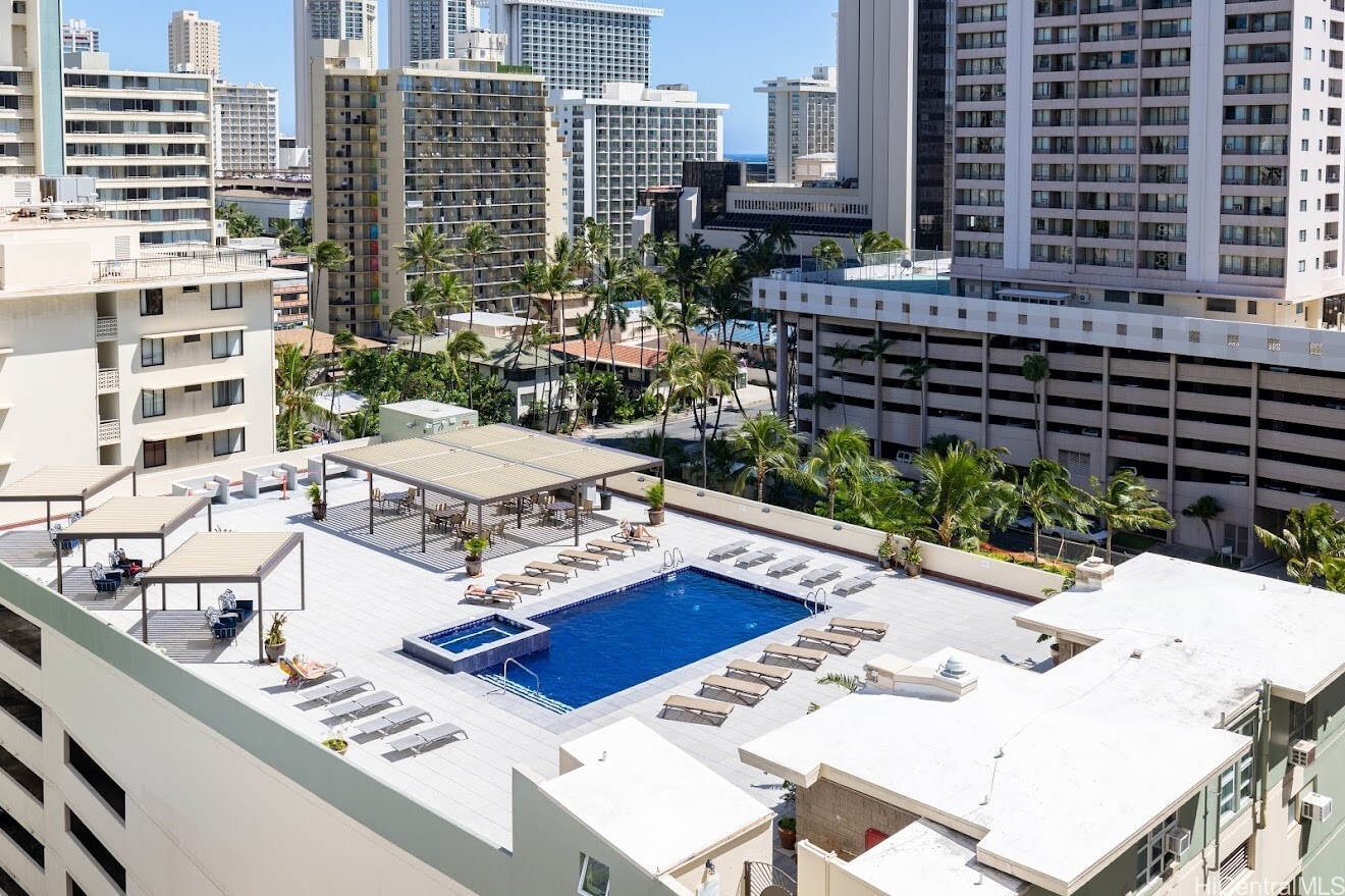 Building Photo - 2211 Ala Wai Blvd